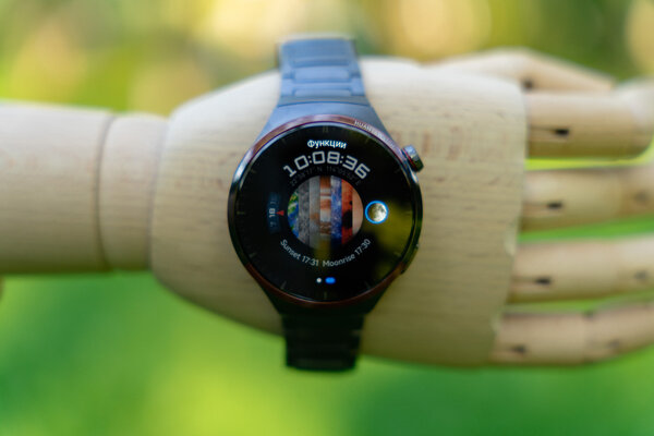 Титан делает лучше любые часы — смотрите сами. Обзор HUAWEI WATCH 4 Pro в космическом дизайне