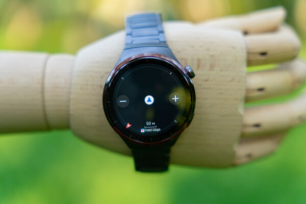 Титан делает лучше любые часы — смотрите сами. Обзор HUAWEI WATCH 4 Pro в космическом дизайне