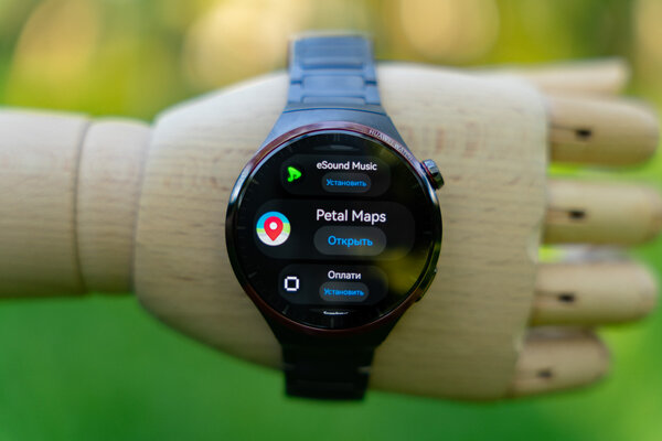 Титан делает лучше любые часы — смотрите сами. Обзор HUAWEI WATCH 4 Pro в космическом дизайне