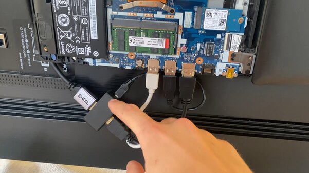 Никакой рекламы: энтузиаст показал смарт-телевизор на базе Linux