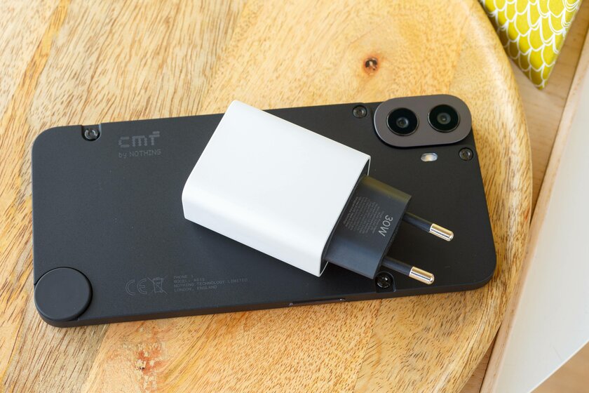Обзор CMF Phone 1 от Nothing — разбираемый (!) дешевый смартфон без явных недостатков