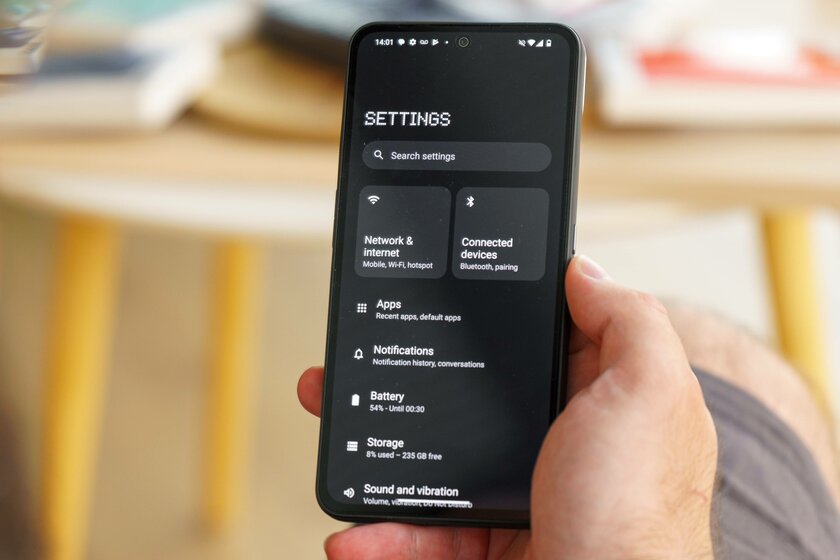 Обзор CMF Phone 1 от Nothing — разбираемый (!) дешевый смартфон без явных недостатков