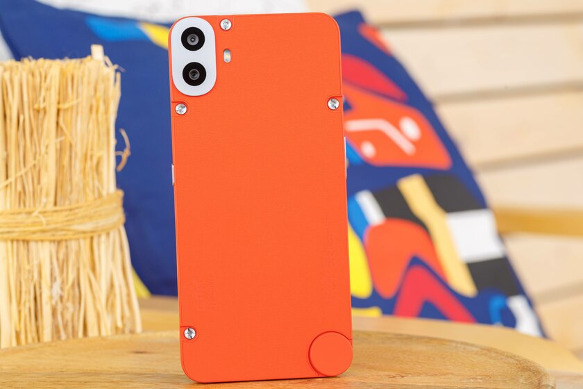 Обзор CMF Phone 1 от Nothing — разбираемый (!) дешевый смартфон без явных недостатков