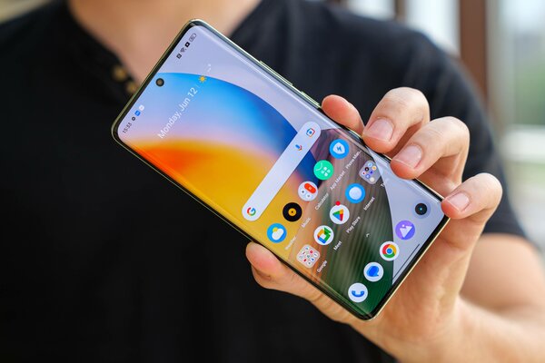 Рейтинг лучших смартфонов до 30 000 рублей: какой купить в июле 2024 — 5. Realme 11 Pro (8/128 ГБ). 2