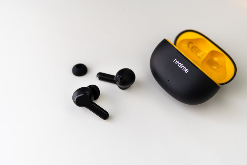 Недорогие наушники могут быть великолепными. Обзор realme Buds T110