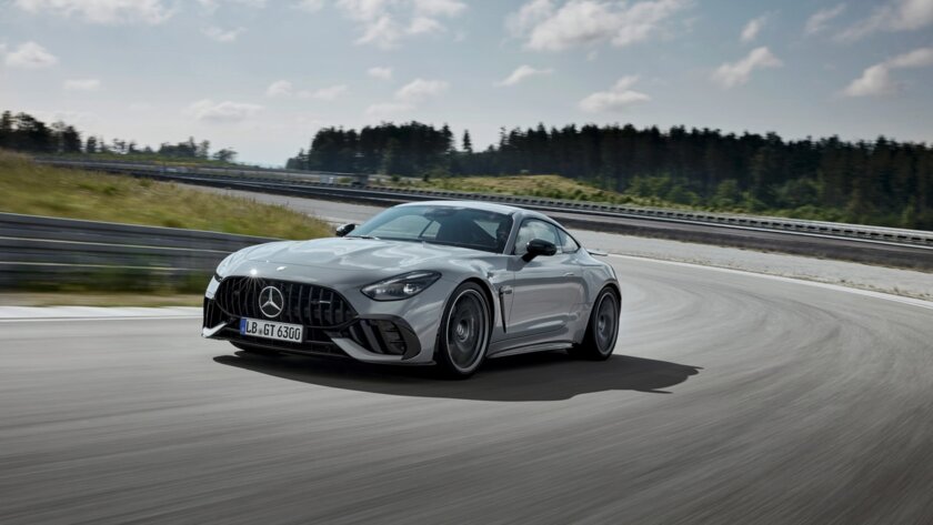 3,2 секунды до 100 км/час и никакого электричества: Mercedes-AMG представила GT 63 Pro