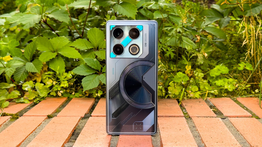 Мечта геймеров — этот смартфон выдаёт от 120 FPS в играх. Обзор Infinix GT 20 Pro — Внешний вид и комплектация. 1