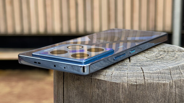 Мечта геймеров — этот смартфон выдаёт от 120 FPS в играх. Обзор Infinix GT 20 Pro — Внешний вид и комплектация. 3
