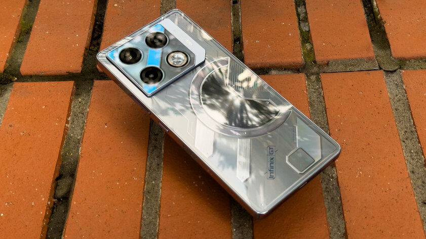 Мечта геймеров — этот смартфон выдаёт от 120 FPS в играх. Обзор Infinix GT 20 Pro — Внешний вид и комплектация. 4