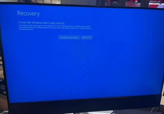 Немного фотографий глобального сбоя Windows из разных уголков мира