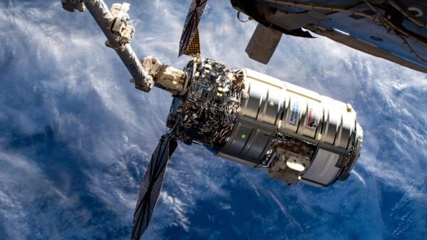 NASA опубликовало впечатляющие фото корабля Cygnus перед тем, как он сгорел в атмосфере Земли