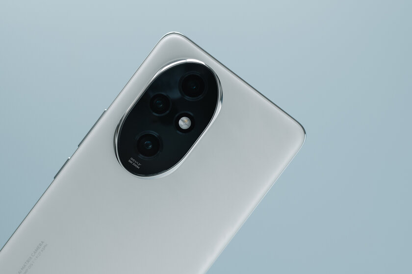 Шикарные портреты, яркий дисплей и нескучный корпус: обзор HONOR 200 Pro