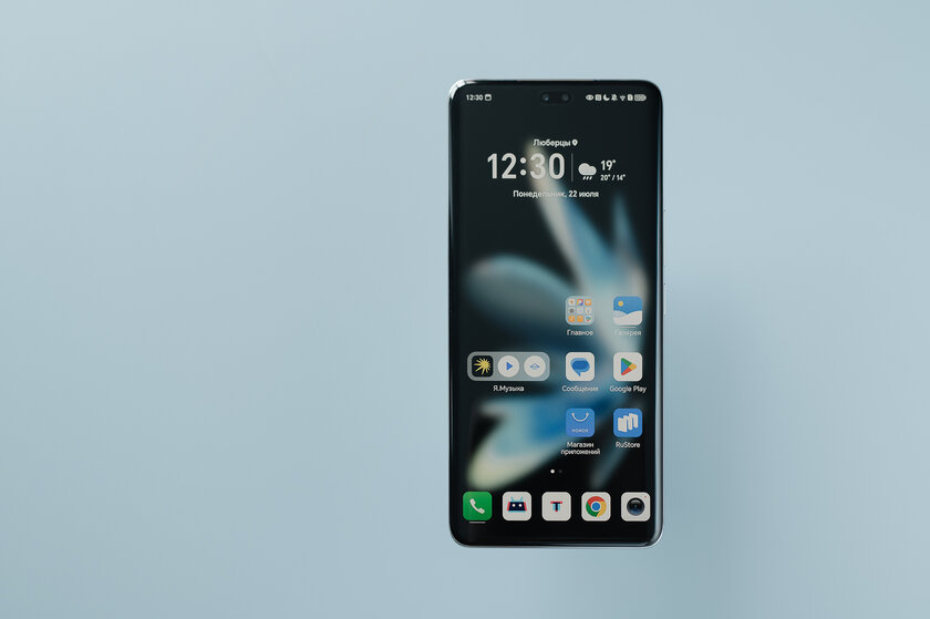 Шикарные портреты, яркий дисплей и нескучный корпус: обзор HONOR 200 Pro