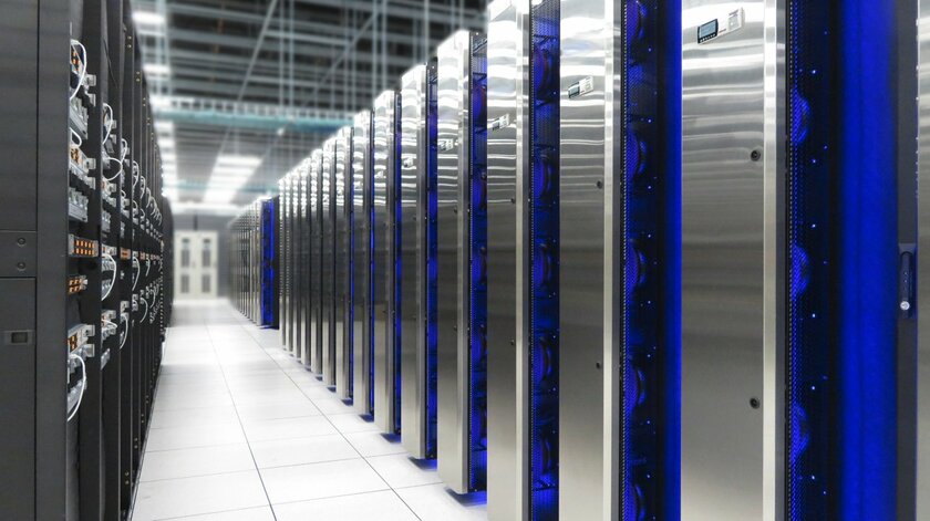 Илон Маск показал суперкомпьютер Dojo D1: его мощность равна 8000 ускорителям NVIDIA H100