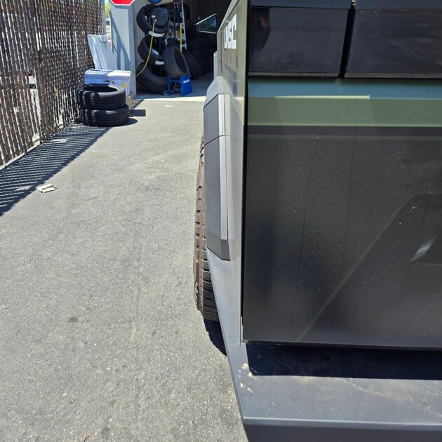 Единственный Cybertruck, за дизайн которого не стыдно: автолюбитель показал кастомный электропикап