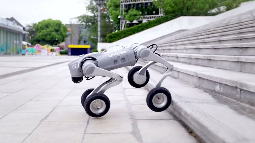 Представлена робособака Unitree Go2 на колёсах: она может взбираться на высокие платформы