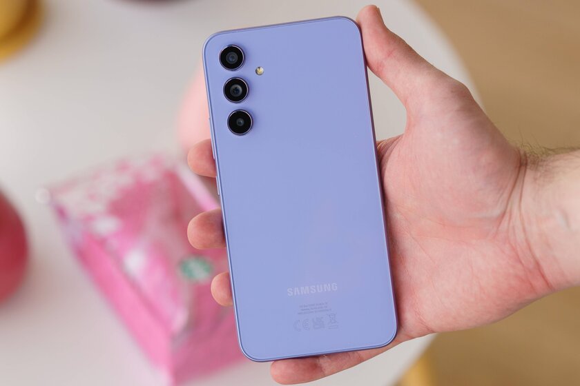 Рейтинг лучших смартфонов до 30000 рублей: какой купить в 2024 — 3. Samsung Galaxy A54 (8/128 ГБ). 1