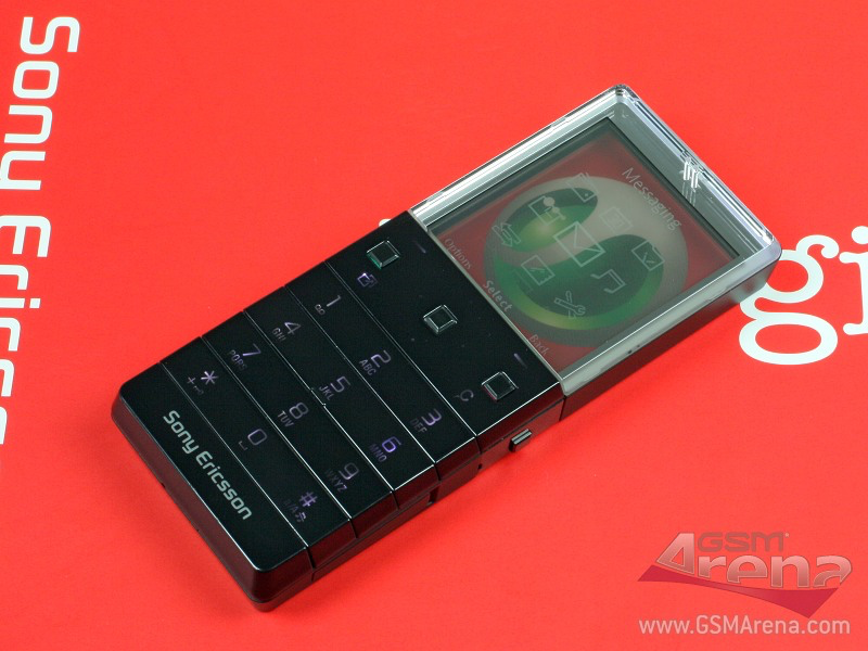 У Sony Ericsson был прозрачный телефон, но никому не понравился. Как и почему умерла эта идея