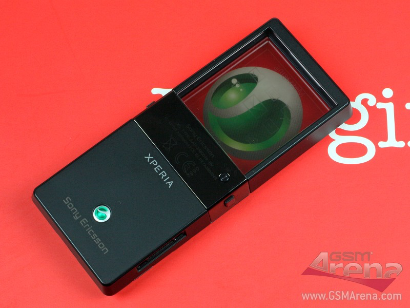 У Sony Ericsson был прозрачный телефон, но никому не понравился. Как и почему умерла эта идея