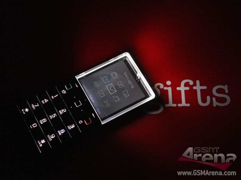 У Sony Ericsson был прозрачный телефон, но никому не понравился. Как и почему умерла эта идея