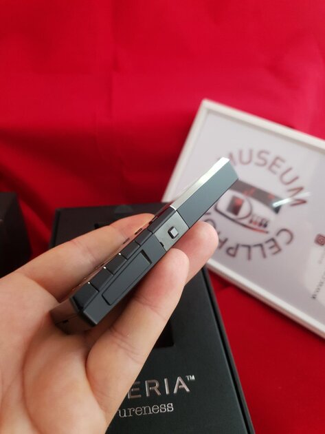 У Sony Ericsson был прозрачный телефон, но никому не понравился. Как и почему умерла эта идея