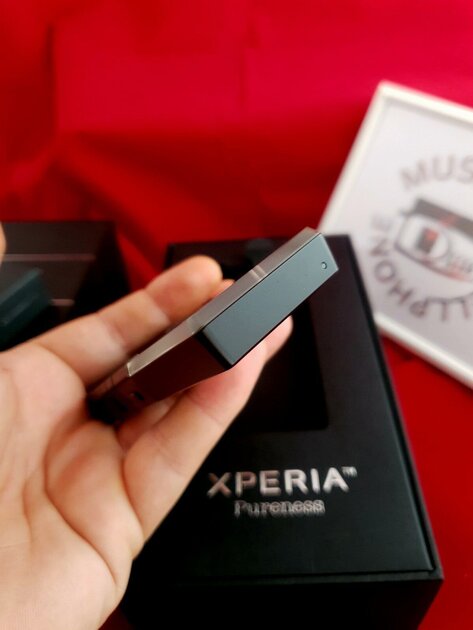 У Sony Ericsson был прозрачный телефон, но никому не понравился. Как и почему умерла эта идея