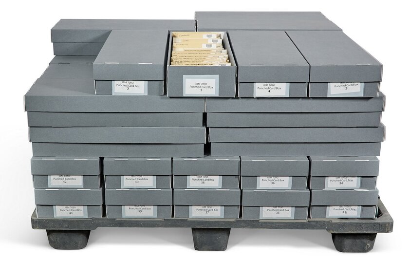 На аукцион выставили IBM 7090: компьютер из 1959 года весит свыше 10 тонн и занимает целую комнату