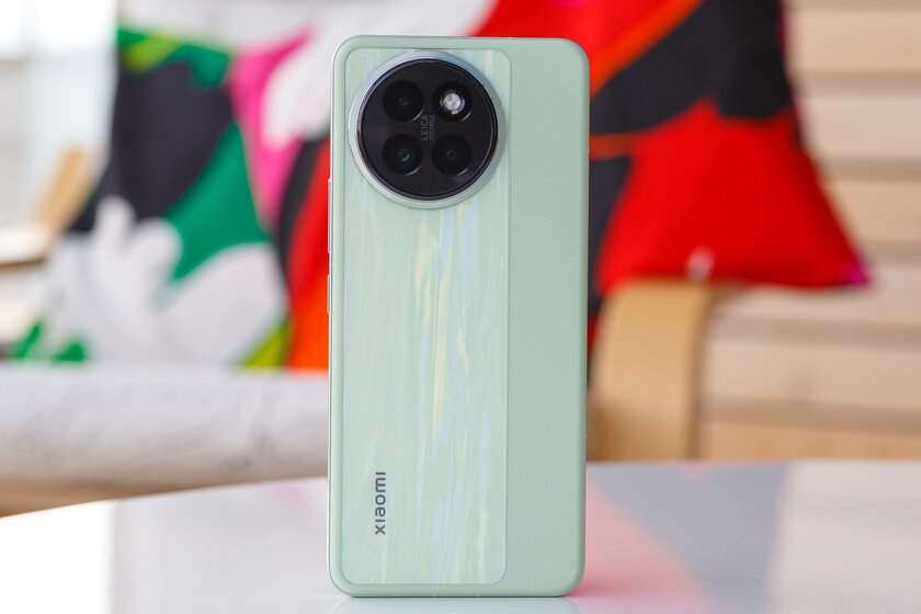 Xiaomi подсмотрела за FE-смартфонами Samsung? Обзор странного Xiaomi 14 Civi
