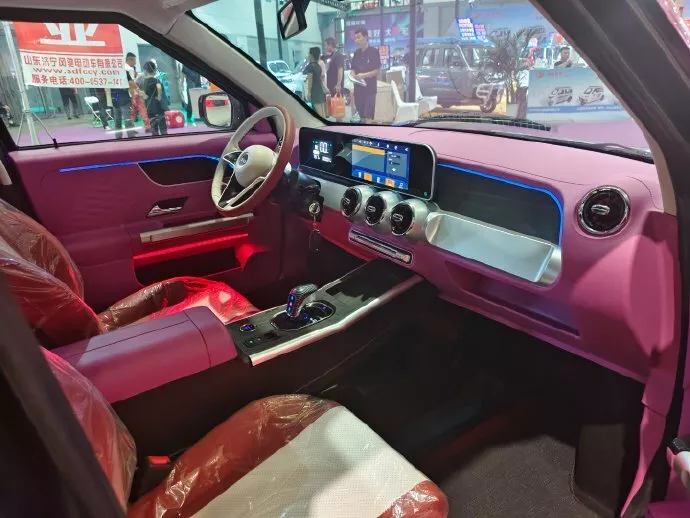 Китайские клоны Rolls-Royce и Mercedes-Maybach за 2000 долларов — смешноваты, но не так уж и плохи