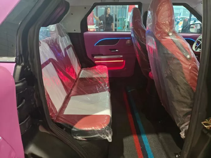 Китайские клоны Rolls-Royce и Mercedes-Maybach за 2000 долларов — смешноваты, но не так уж и плохи