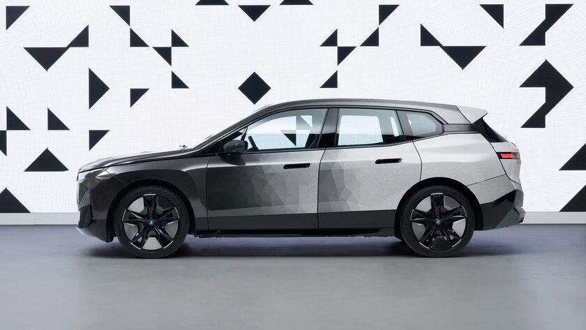 BMW хочет выпускать меняющие цвета автомобили через 3-5 лет