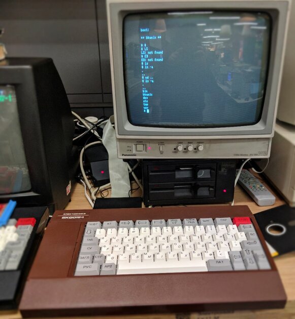 Полноценный Unix на советском домашнем компьютере БК0011