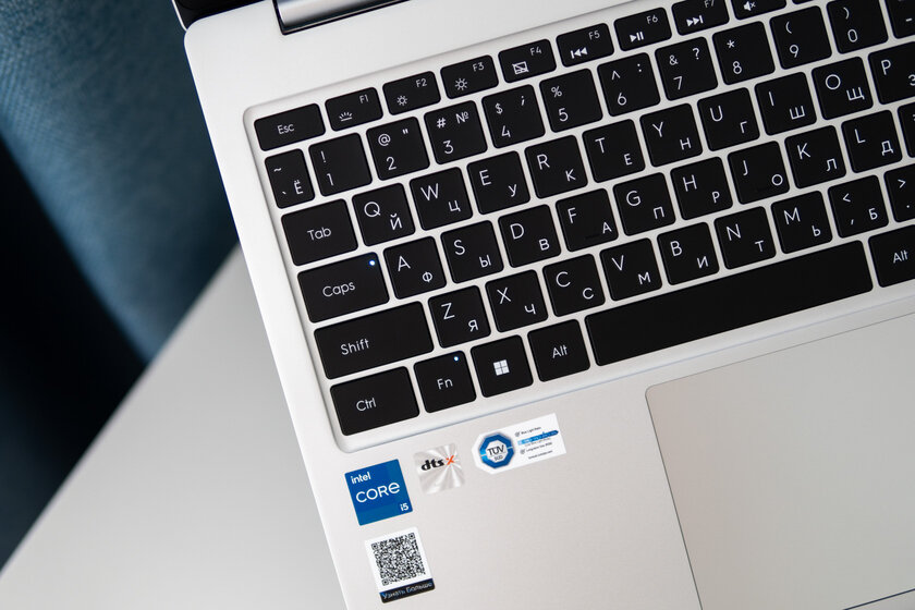 Теперь на мощном чипе от Intel. Обзор TECNO MEGABOOK T16 2024 13th — Клавиатура и тачпад. 3