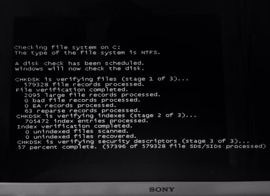 При запуске Windows 7 появилась надпись "Checking file system on C и т.д."
