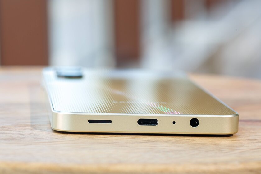 На что способен самый дешёвый А-фон от Samsung, конкурирующий с «китайцами»? Обзор Galaxy A06 — Дизайн. 8