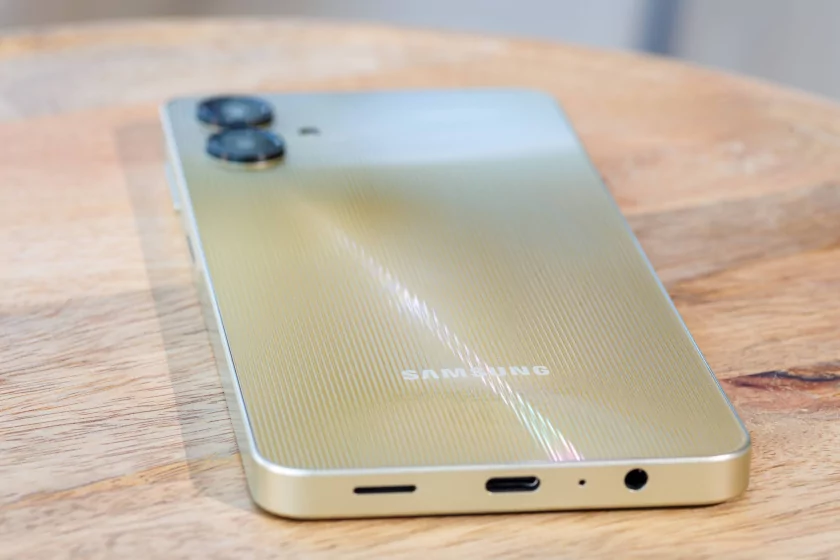 На что способен самый дешёвый А-фон от Samsung, конкурирующий с «китайцами»? Обзор Galaxy A06 — Автономность. 3