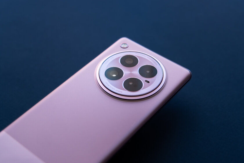 Создан в кооперации с GoPro. Обзор Infinix ZERO 40 5G — Новый для Infinix Дизайн. 1
