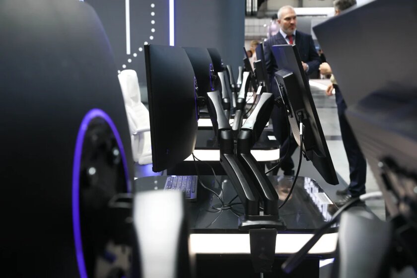 На бывшем заводе Samsung начали собирать мониторы «Гравитон» для госсектора