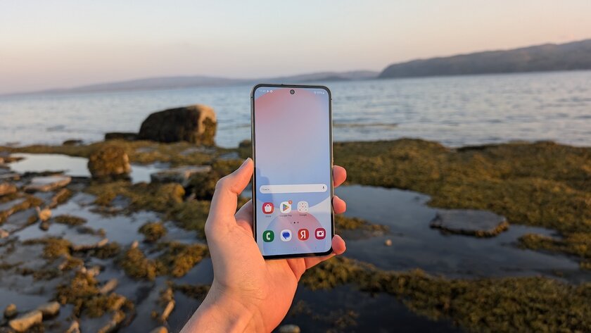У Samsung идеальный смартфон? Обзор Galaxy S24 FE: не хуже флагманов, но с адекватной ценой — Дисплей. 1