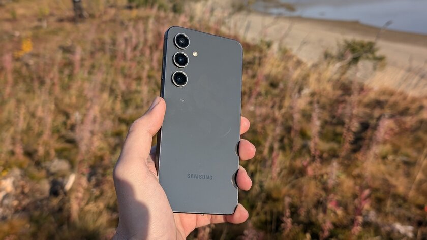 У Samsung идеальный смартфон? Обзор Galaxy S24 FE: не хуже флагманов, но с адекватной ценой — Дизайн корпуса. 3