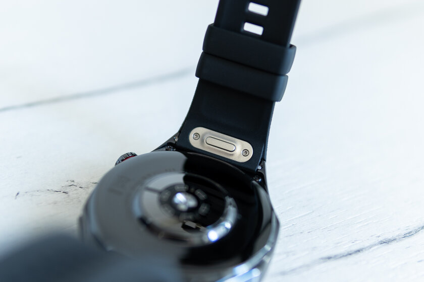 Идеал: внутри умные часы, а снаружи — классика. Обзор HUAWEI WATCH GT 5 Pro
