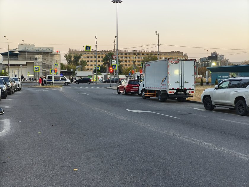 Этот Xiaomi разрывает шаблоны — намного дешевле конкурентов, но не хуже. Обзор Xiaomi 14T — Камеры. 13