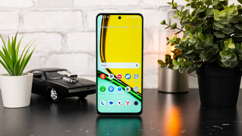 Рейтинг лучших смартфонов до 15000 рублей: какой купить в 2024 — 4. realme C67 4G (6/128 ГБ). 2