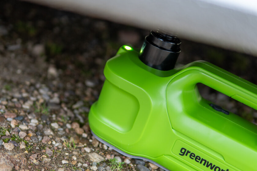 Обзор Greenworks G24JACK: меняем колёса быстро и без усилий с гидравлическим домкратом — В использовании. 3