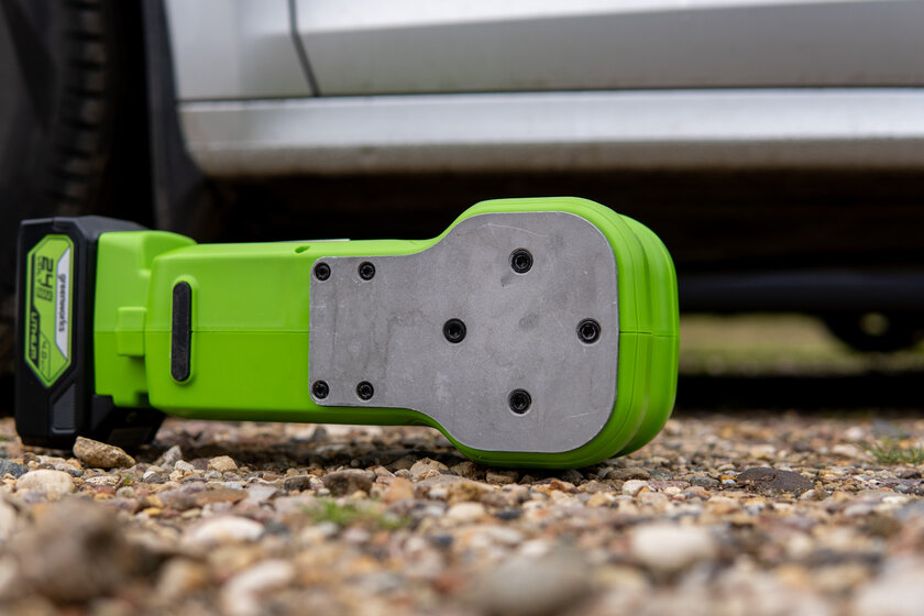 Обзор Greenworks G24JACK: меняем колёса быстро и без усилий с гидравлическим домкратом — Внешний вид. 2