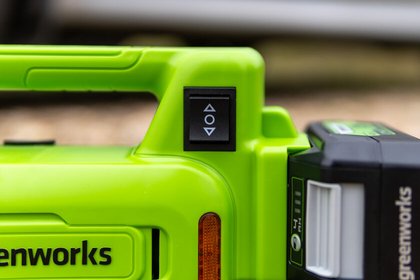 Обзор Greenworks G24JACK: меняем колёса быстро и без усилий с гидравлическим домкратом — Внешний вид. 5