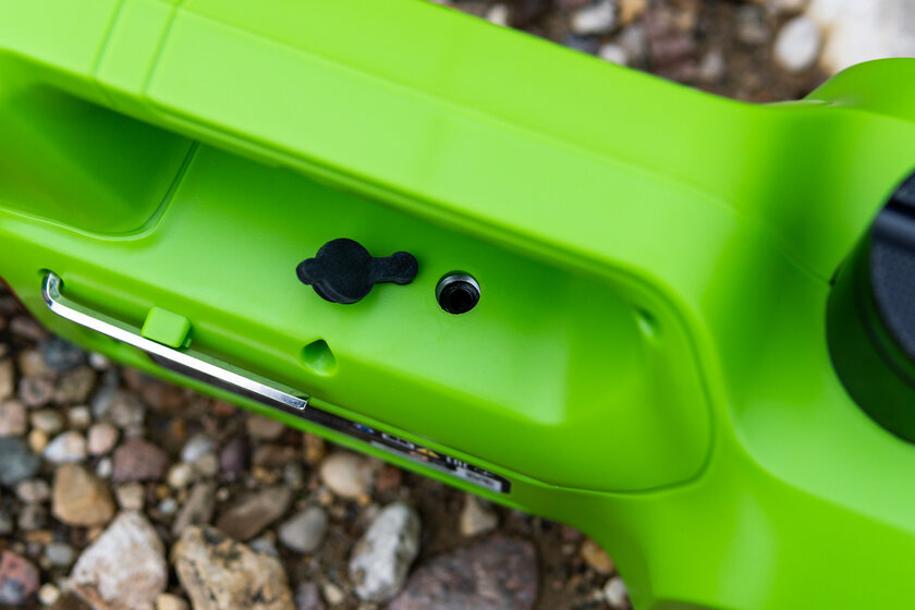 Обзор Greenworks G24JACK: меняем колёса быстро и без усилий с гидравлическим домкратом — Внешний вид. 7