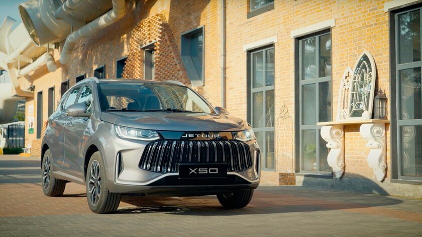 Представлены цены компактного кроссовера Jetour X50 для российского рынка: в базе дешевле 2 млн рублей