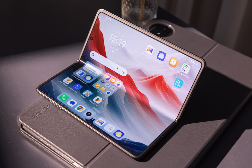 Когда планшет прикидывается смартфоном. Обзор невероятного HONOR Magic V3