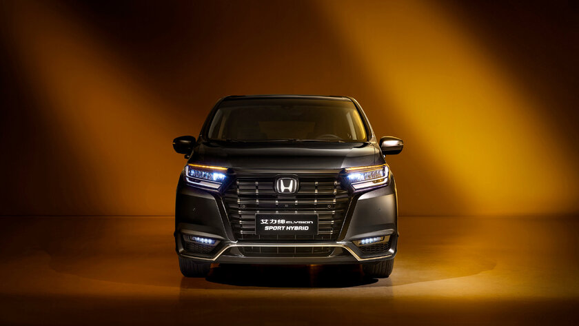 Новейшая Honda Odyssey вышла на российский рынок: цена начинается с 7,5 млн рублей